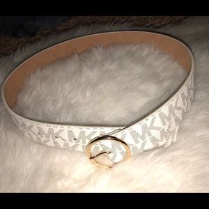 Michael Kors belt size small